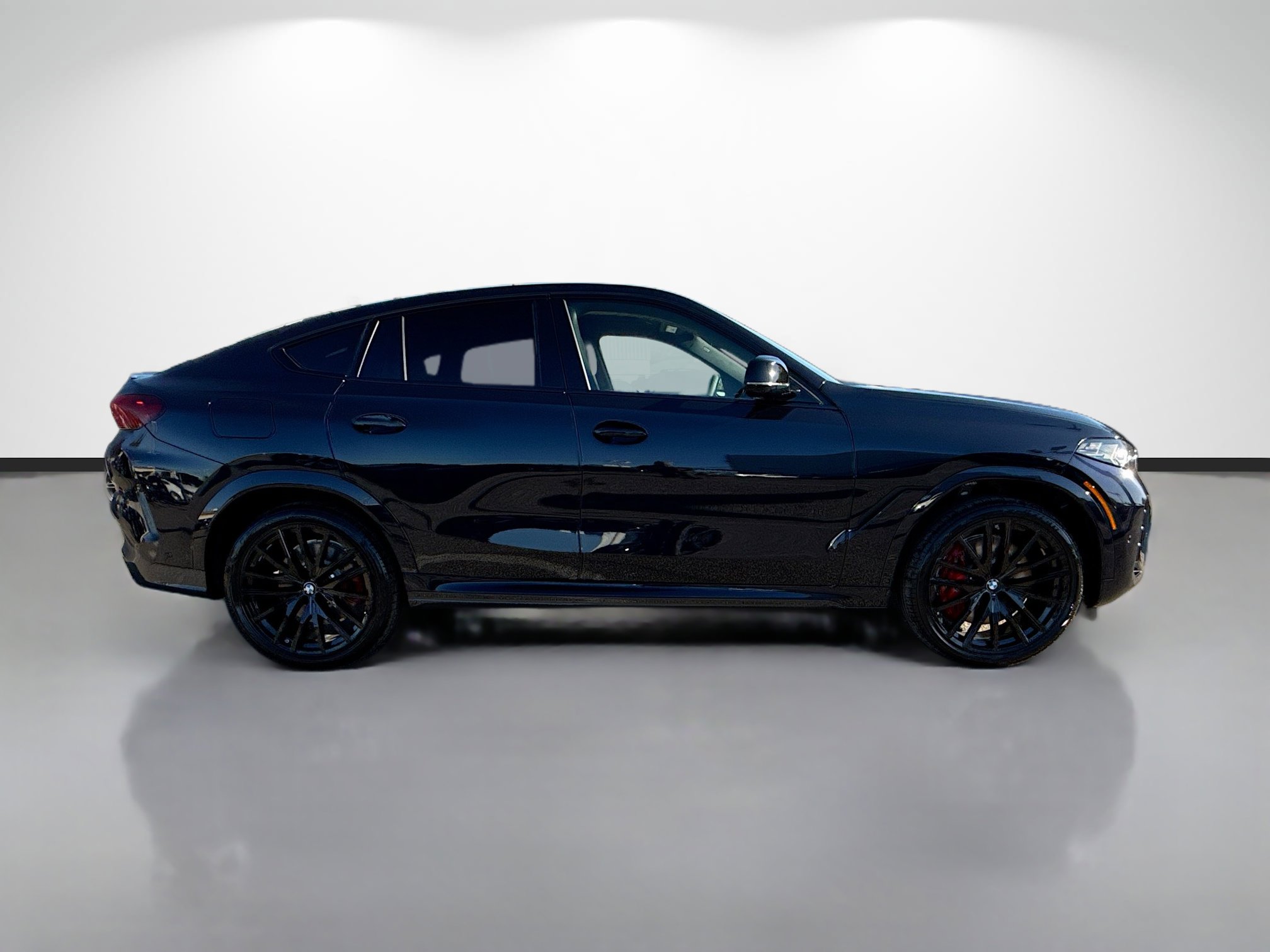 New 2026 BMW X6 M60i image 2