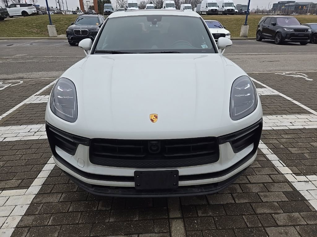 Used 2024 Porsche Macan Base image 2