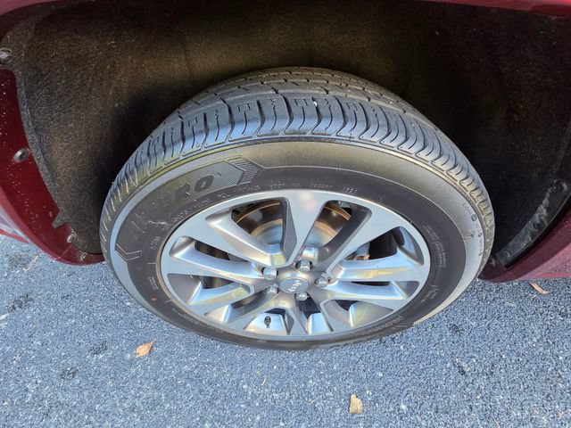 Used 2018 Jeep Grand Cherokee Overland AWD/4WD image 31