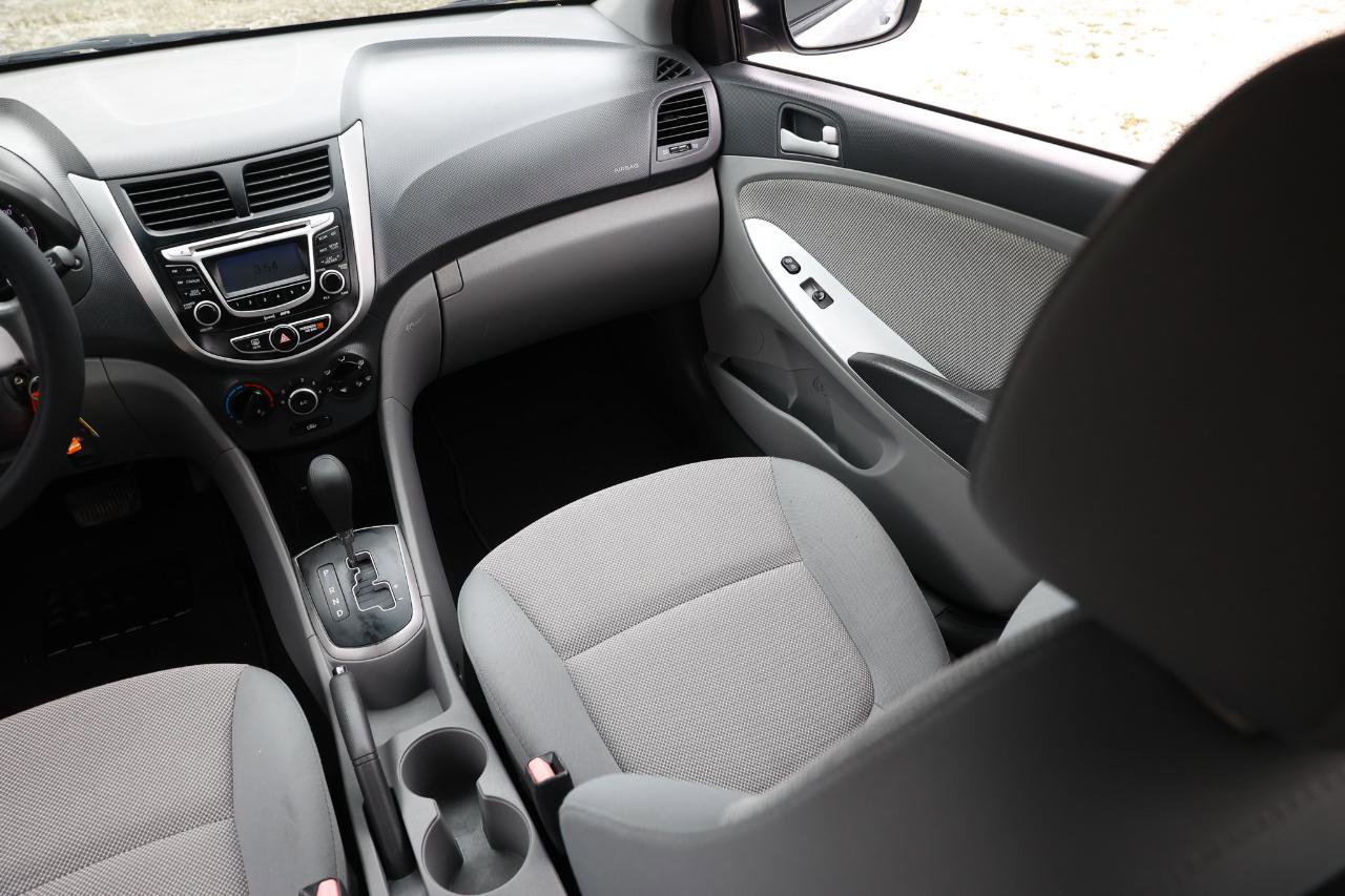 Used 2013 Hyundai Accent GLS image 21