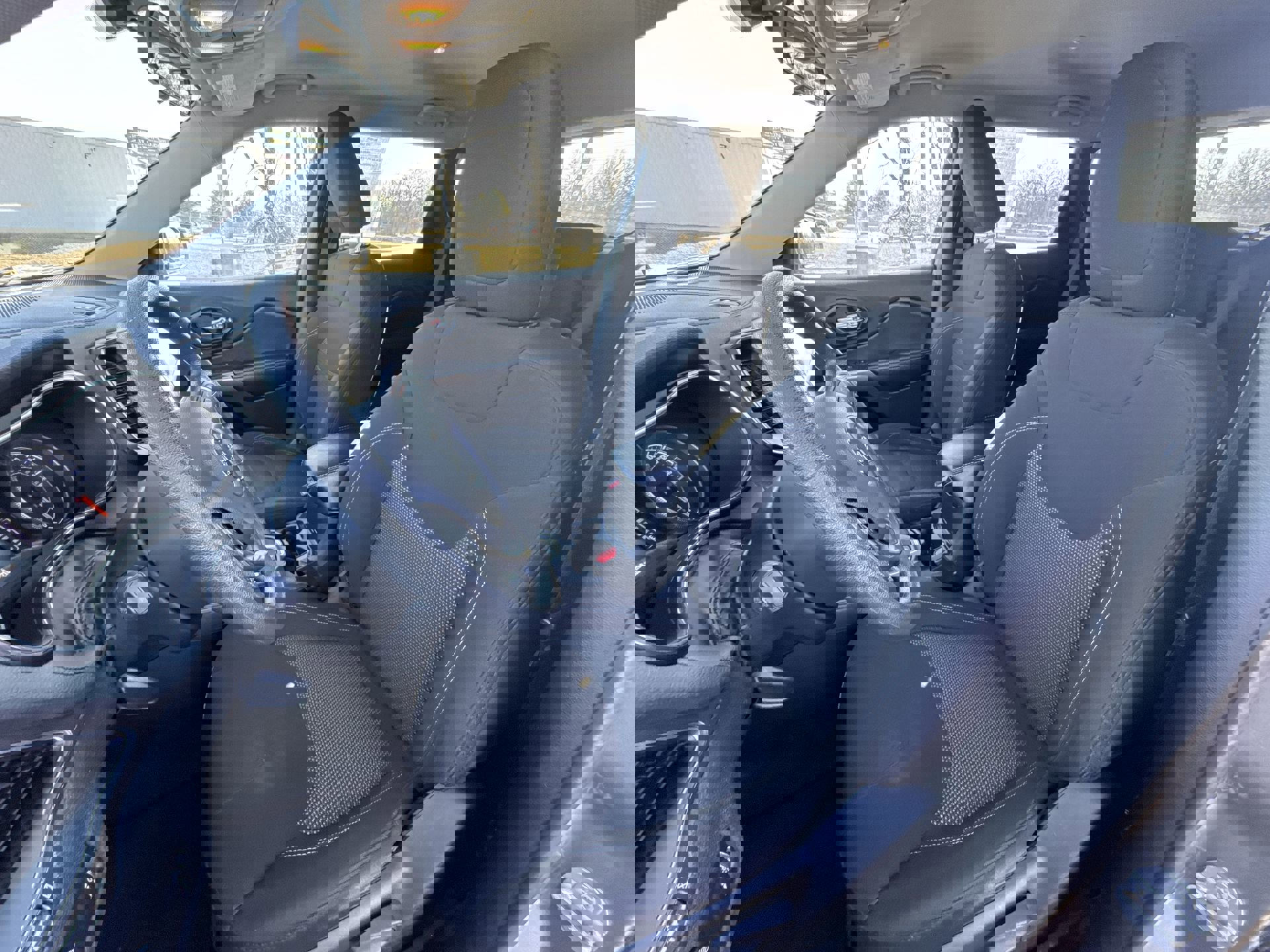 Used 2020 Jeep Cherokee Latitude image 11