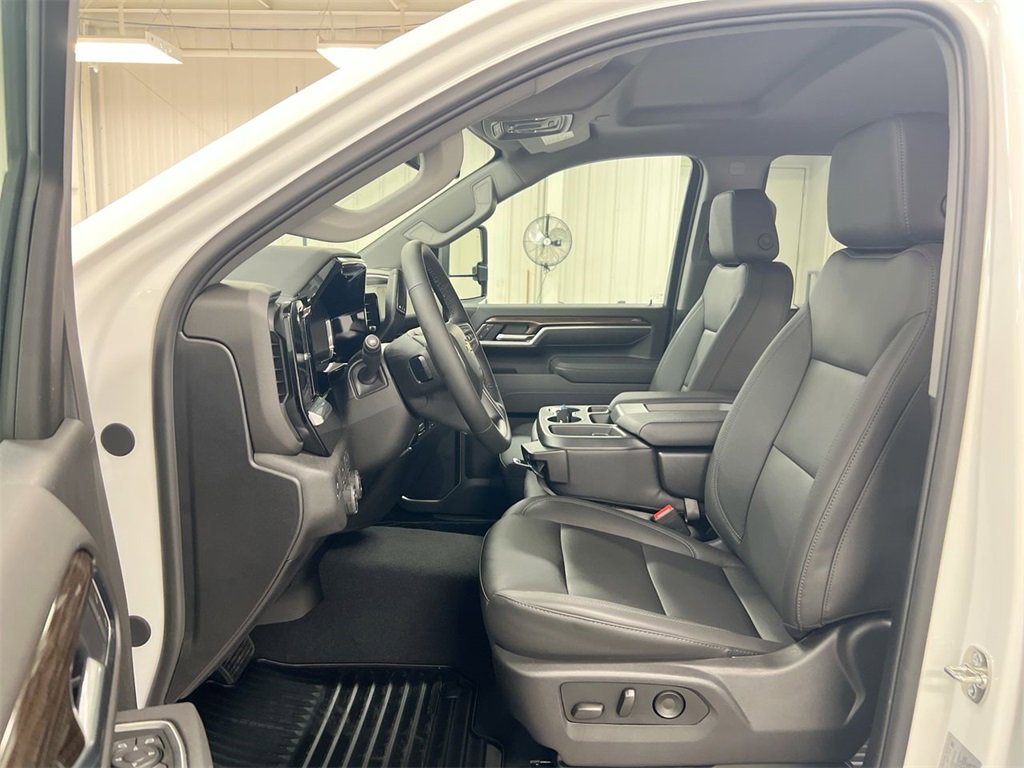 New 2025 Chevrolet Silverado 2500 LT w/ Z71 Chrome Sport Edition image 19