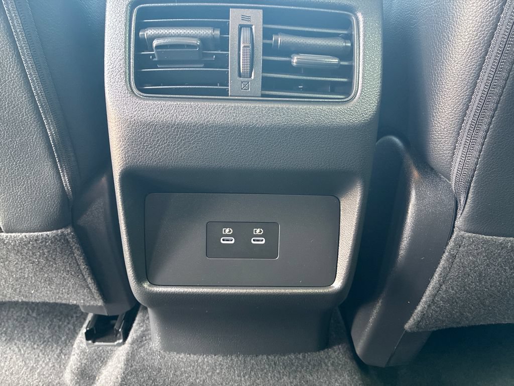 Used 2025 Nissan Rogue SL AWD/4WD image 14