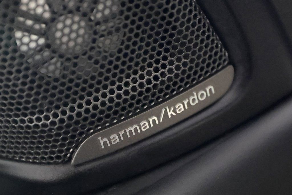 Used 2018 BMW X5 xDrive50i w/ M Sport Package image 17