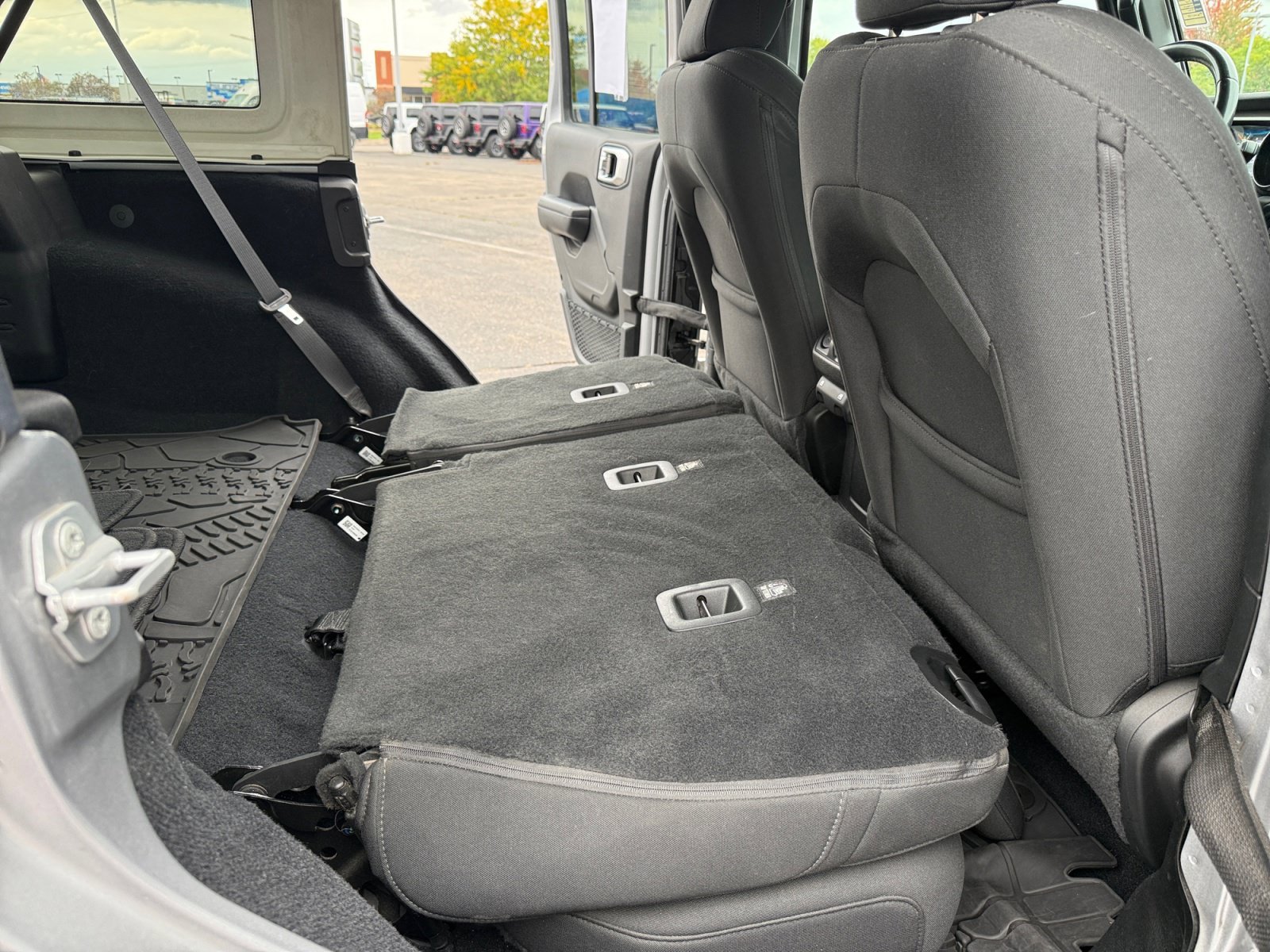 Used 2019 Jeep Wrangler Unlimited Sport AWD/4WD image 30