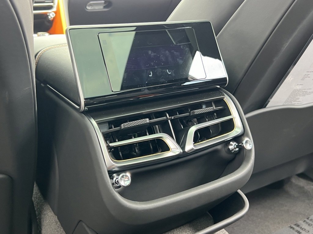 Certified 2025 Bentley Flying Spur Plug-In Hybrid image 21