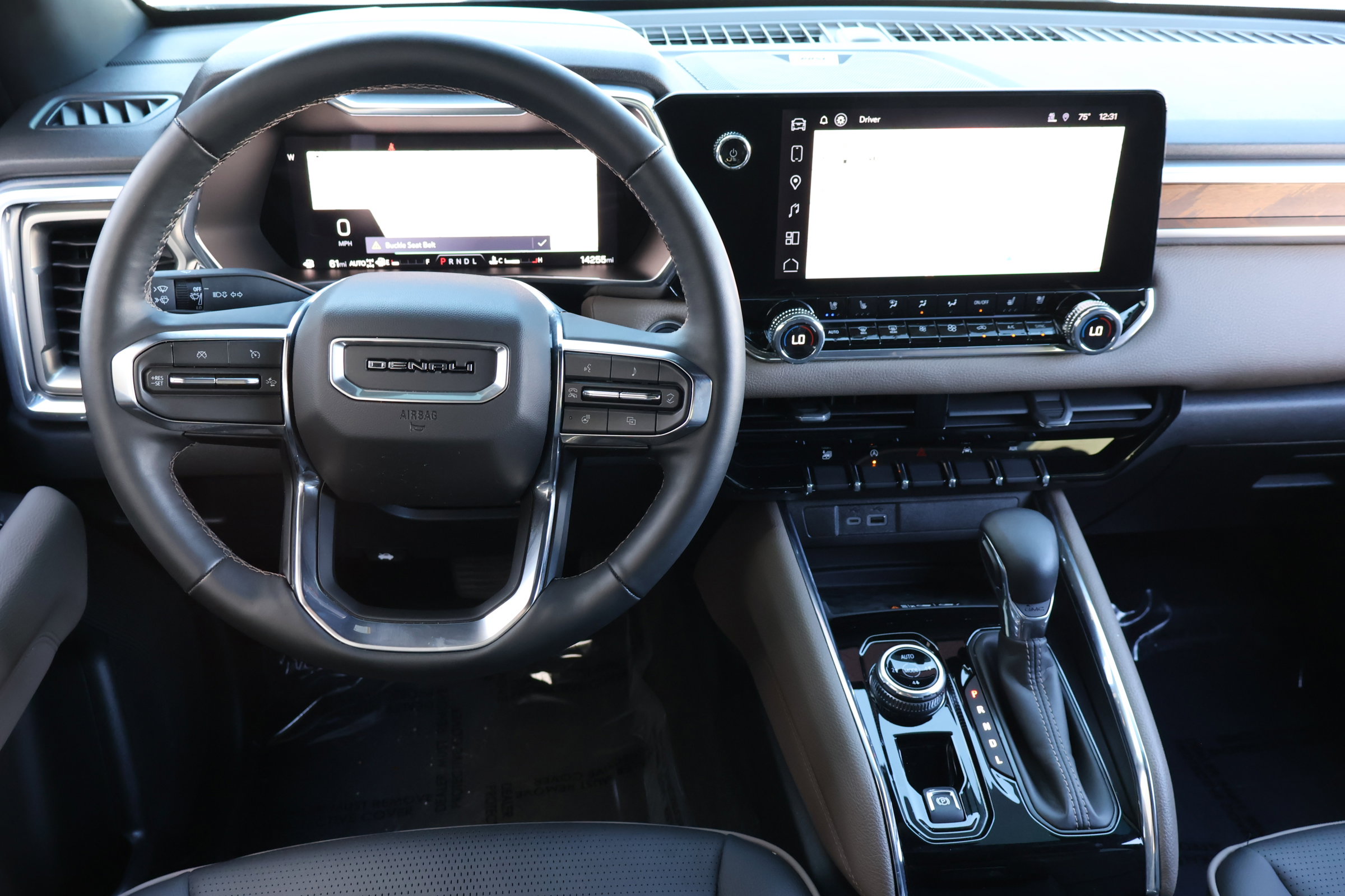 Used 2025 GMC Canyon Denali image 20