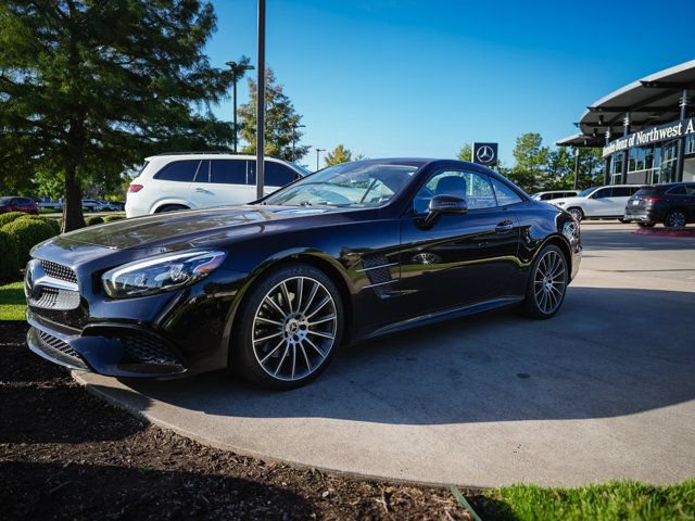 Used 2017 Mercedes-Benz SL 550 image 3
