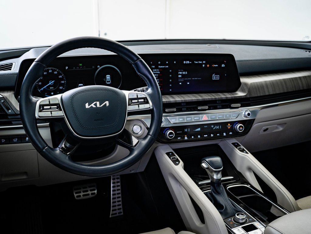 Used 2023 Kia Telluride SX image 4