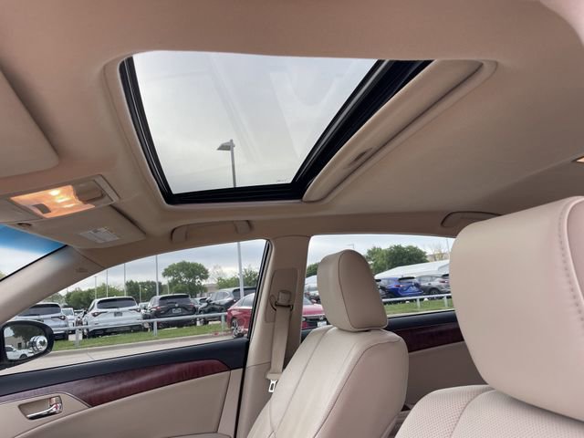 Used 2011 Toyota Avalon Limited image 23