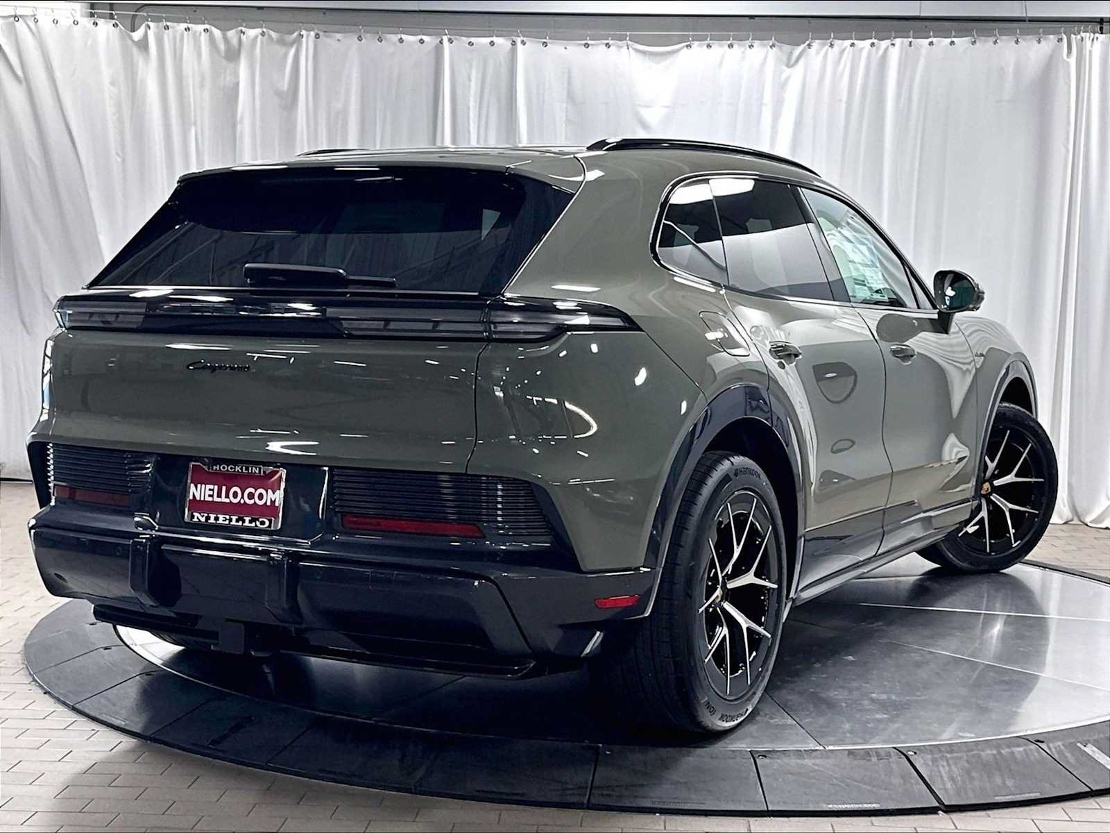New 2026 Porsche Cayenne Electric AWD/4WD image 7