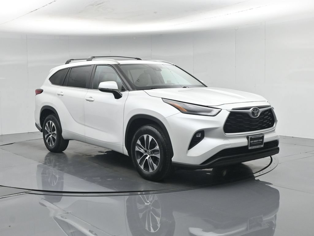 Used 2023 Toyota Highlander XLE FWD image 59