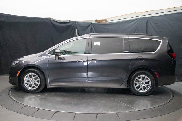 Used 2022 Chrysler Pacifica Touring-L image 9