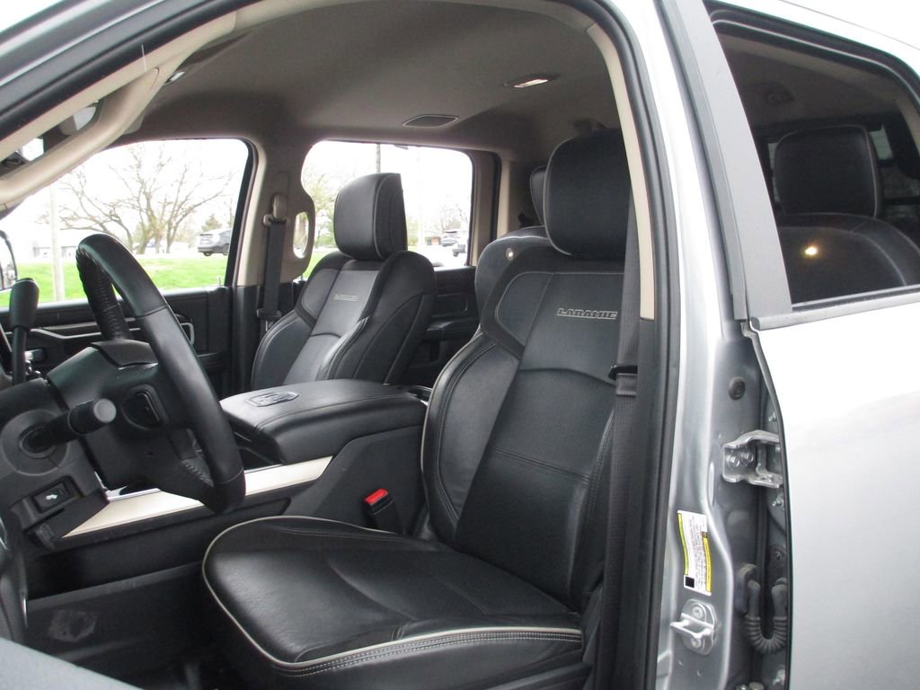 Used 2022 RAM 3500 Laramie AWD/4WD image 18