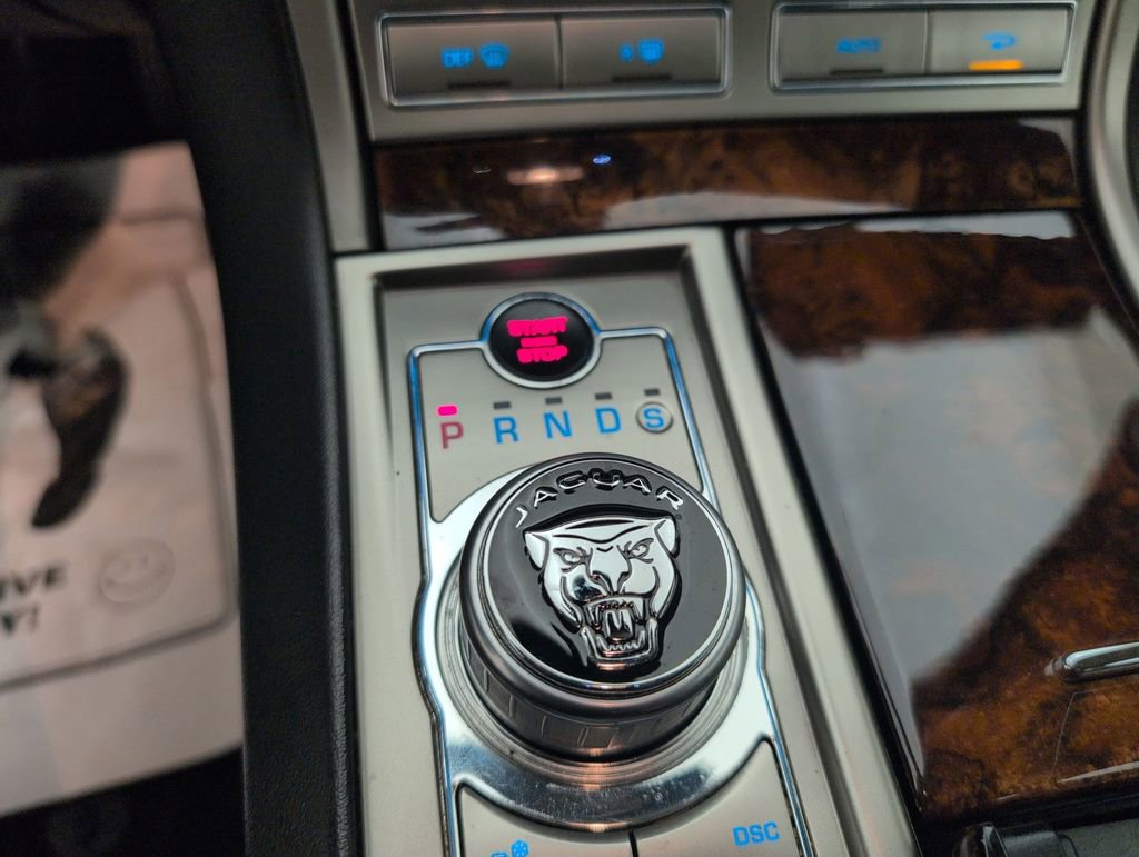 Used 2011 Jaguar XF RWD image 27