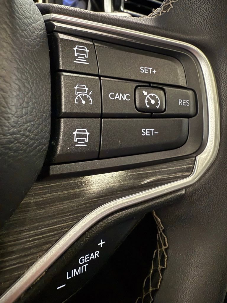 Used 2022 Jeep Wagoneer Series III w/ Premium Group I image 50