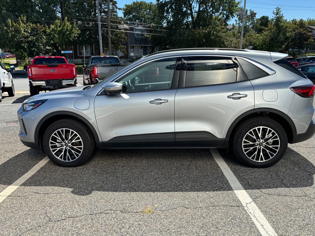 Used 2024 Ford Escape SE