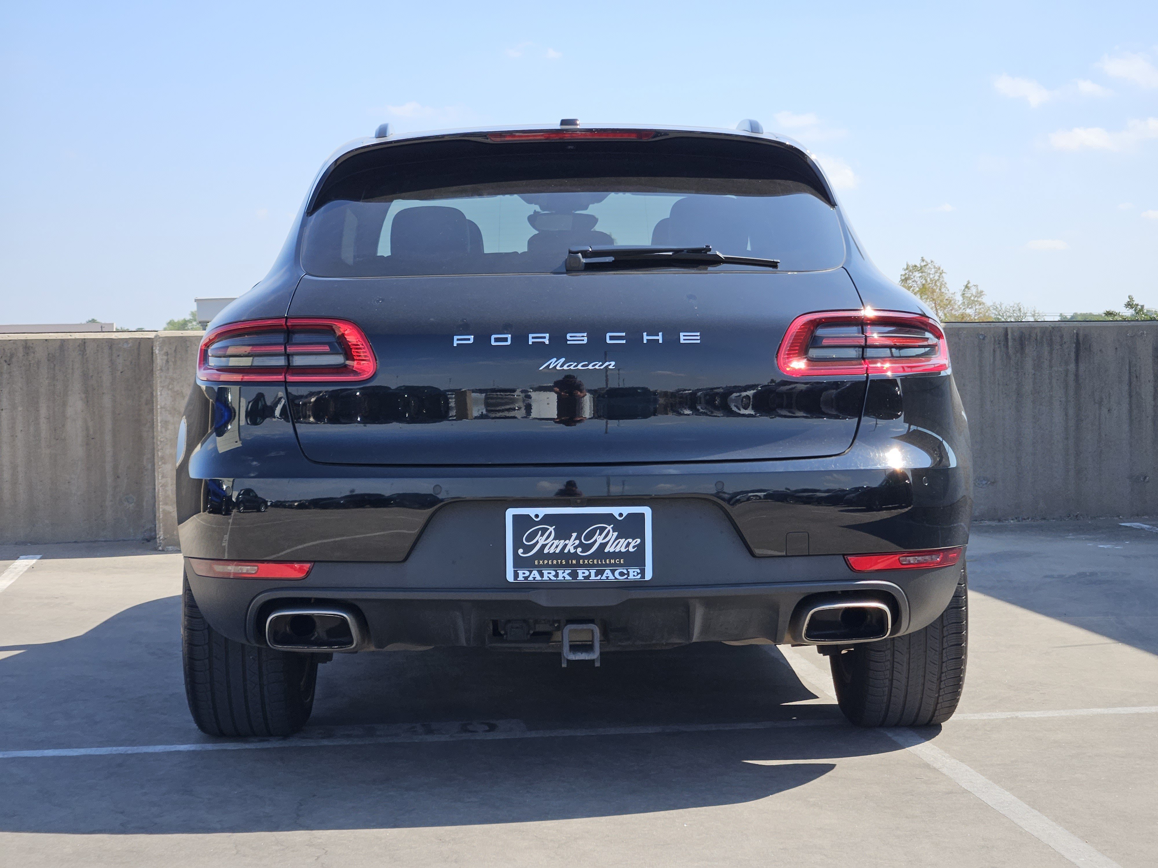 Certified 2017 Porsche Macan AWD/4WD image 7