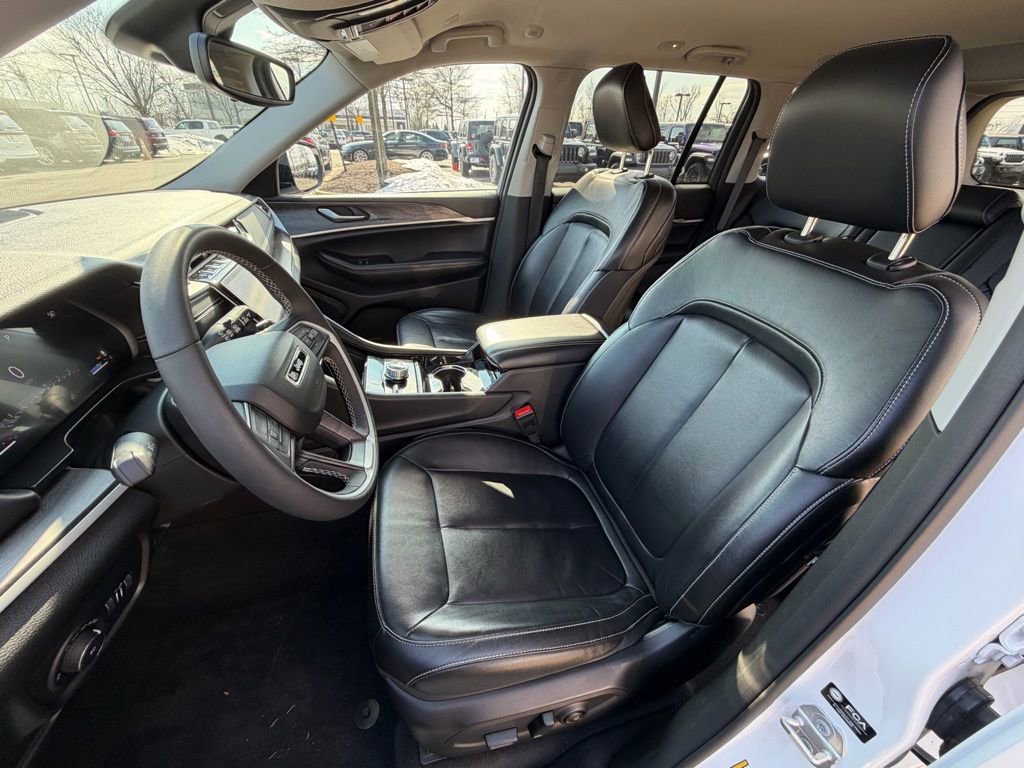 Used 2023 Jeep Grand Cherokee Limited image 20