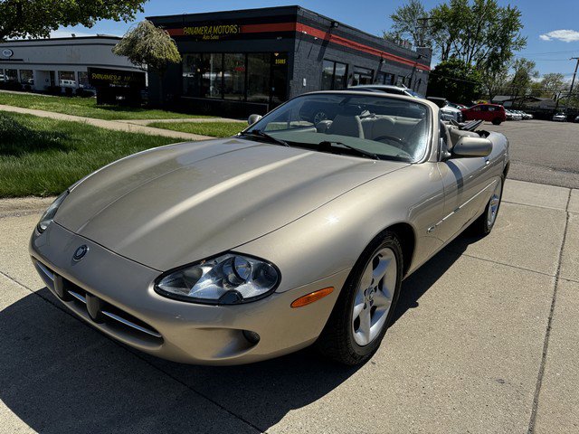 Used 2000 Jaguar XK8 Convertible image 1