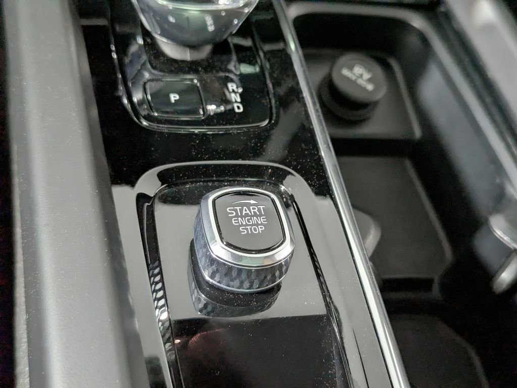 Used 2023 Volvo XC60 B5 Ultimate w/ Climate Package image 33