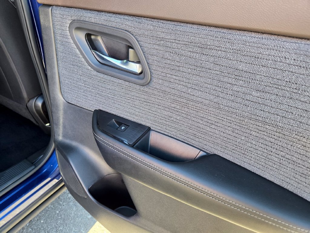 Certified 2023 Nissan Rogue SV FWD image 21