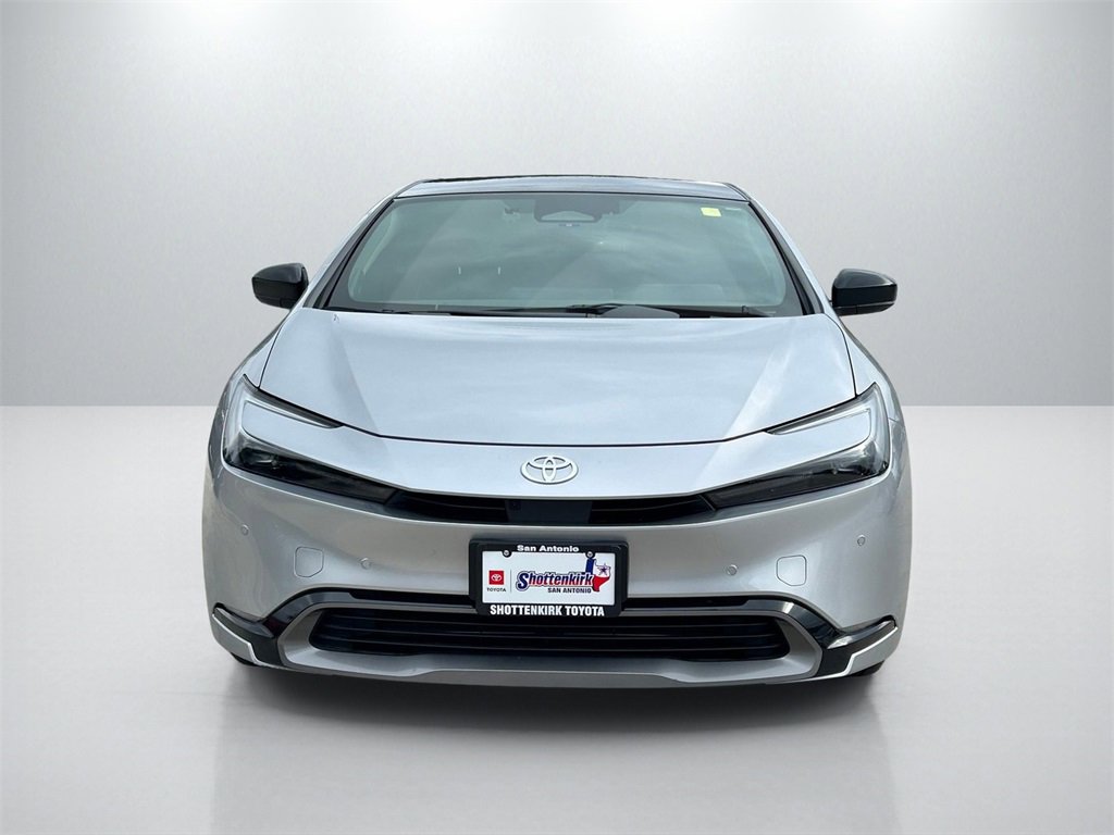 Used 2024 Toyota Prius Limited image 2