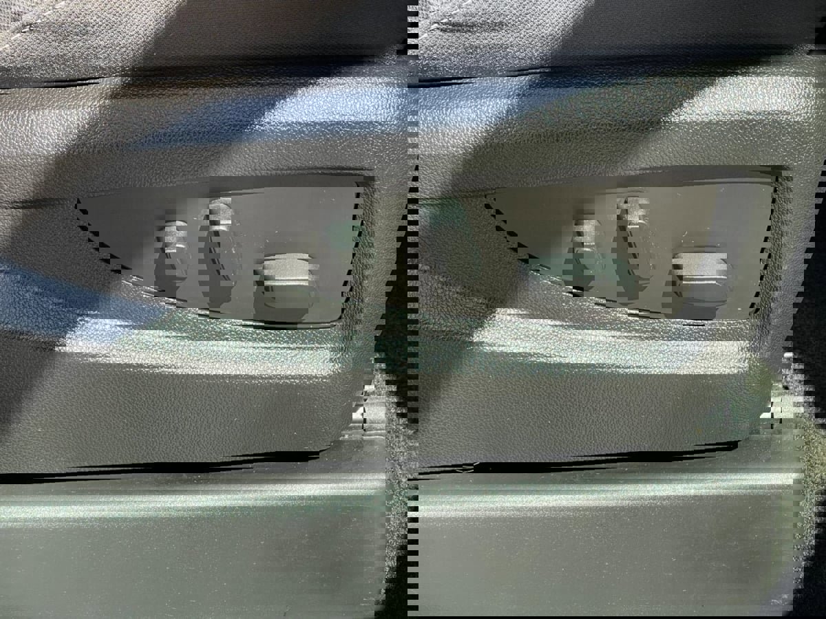 Used 2016 GMC Yukon SLE w/ Convenience Package image 23