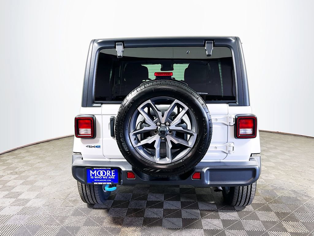 Used 2024 Jeep Wrangler Unlimited image 6