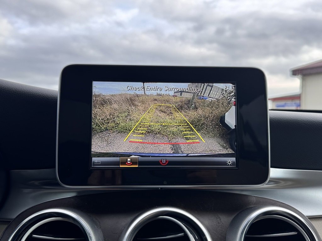 Used 2018 Mercedes-Benz GLC 300 4MATIC image 3