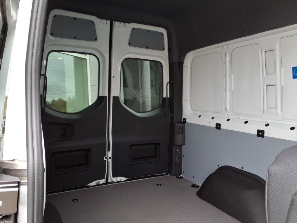 New 2026 Mercedes-Benz Sprinter 2500 image 28