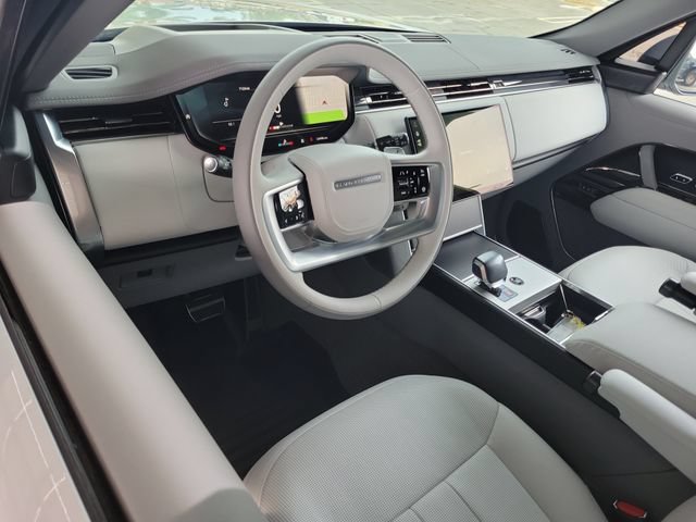 Used 2024 Land Rover Range Rover SV AWD/4WD image 6