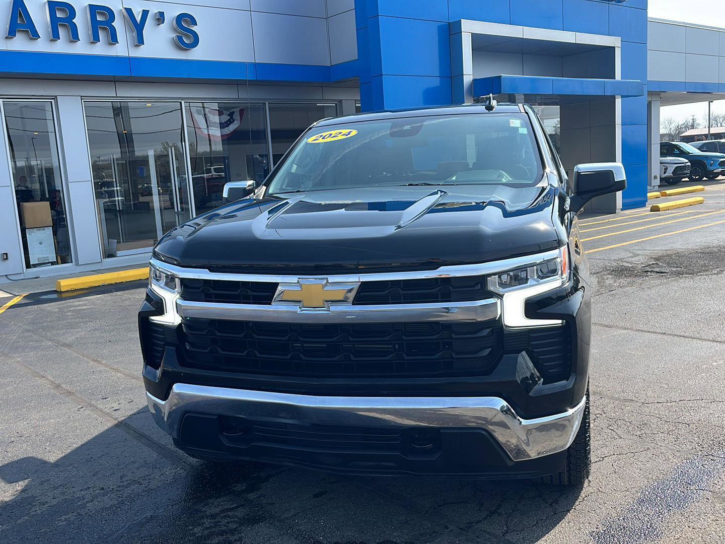 Used 2024 Chevrolet Silverado 1500 LT AWD/4WD image 8