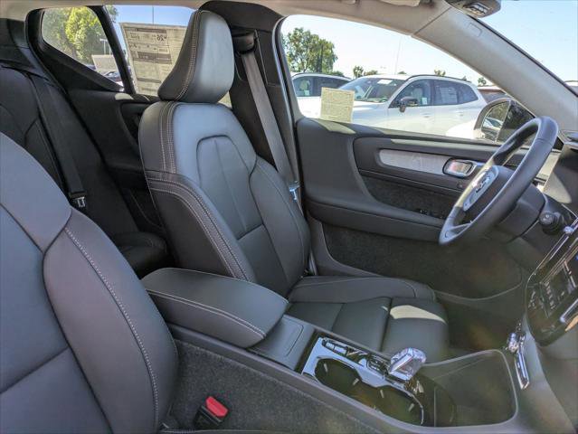 New 2026 Volvo XC40 B5 Ultra w/ Climate Package image 14
