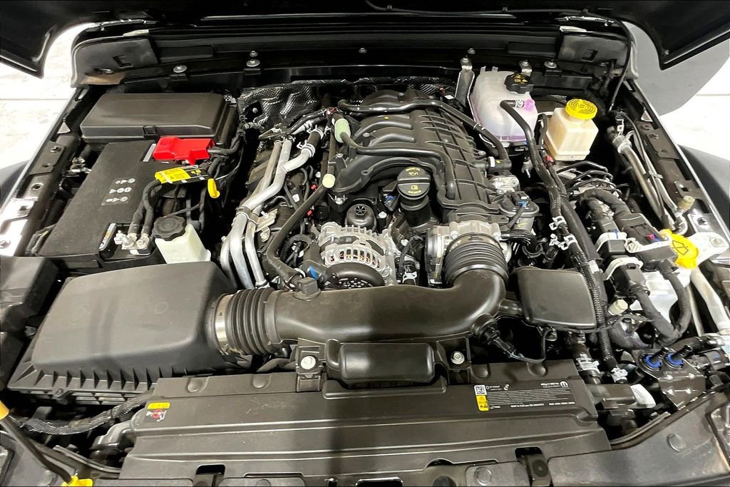 New 2025 Jeep Gladiator Rubicon w/ Safety Group AWD/4WD image 13