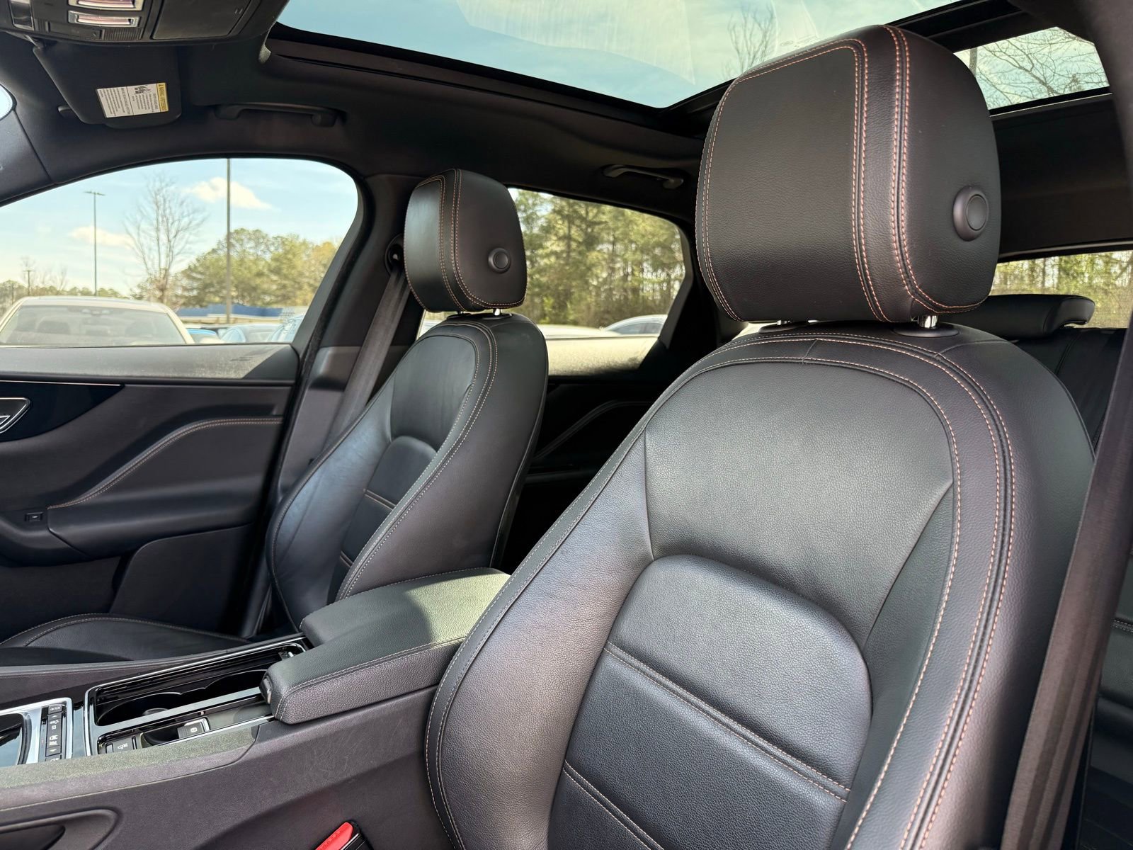 Used 2018 Jaguar F-PACE Prestige image 16