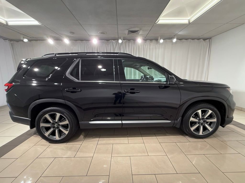 Used 2025 Honda Pilot Elite image 6