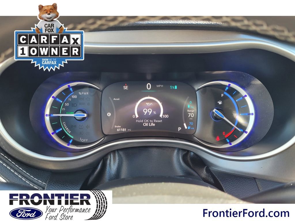 Used 2023 Chrysler Pacifica Touring-L image 17