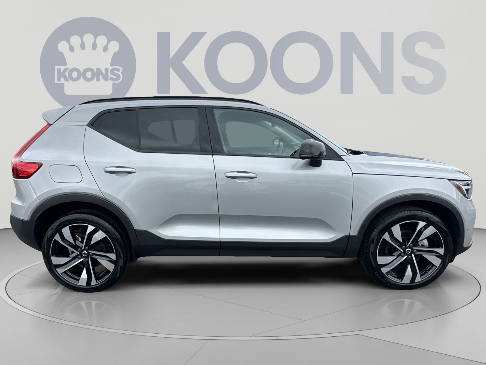 Used 2023 Volvo XC40 B5 Plus w/ Protection Package Premier AWD/4WD image 12