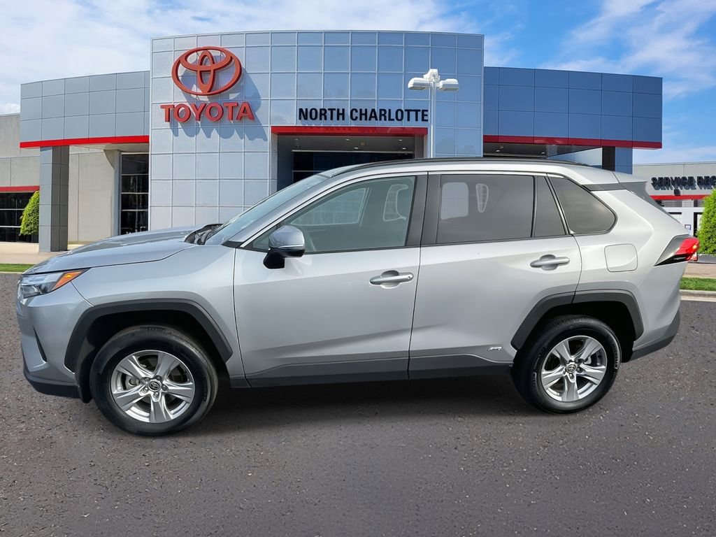Used 2025 Toyota RAV4 XLE image 7