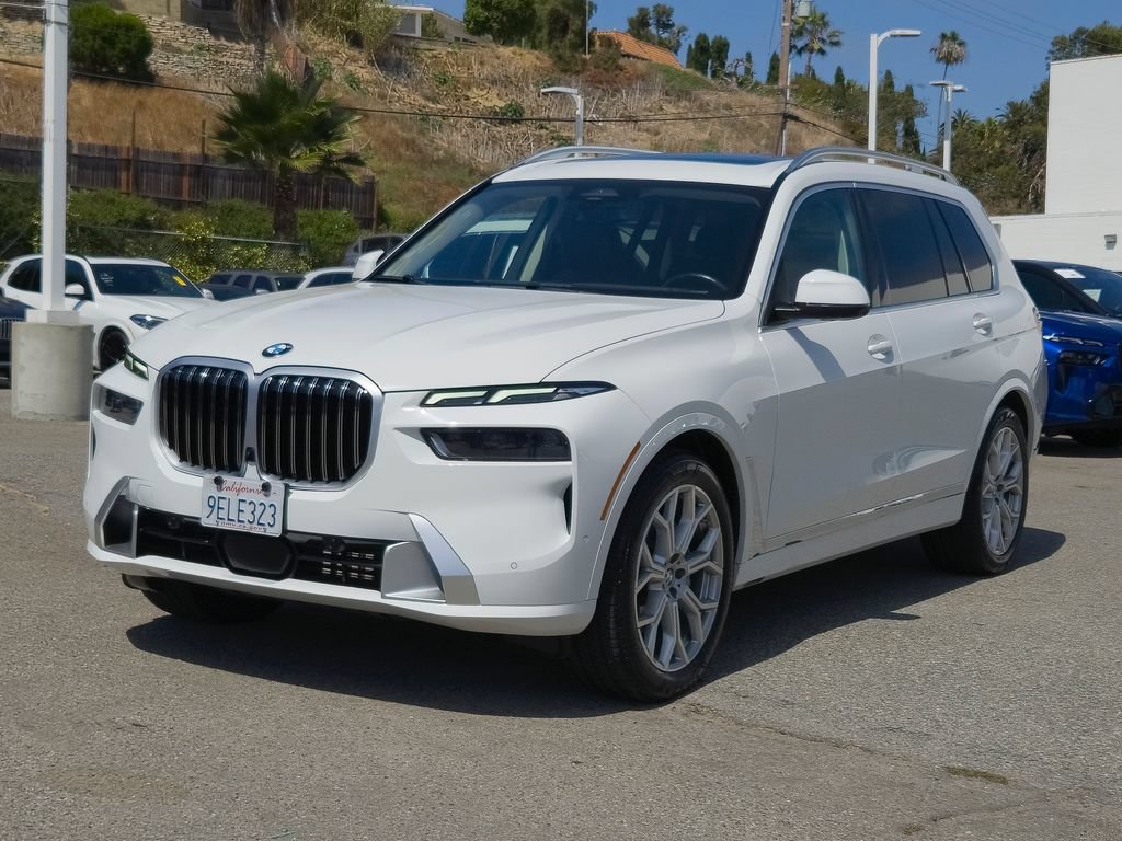 Used 2023 BMW X7 xDrive40i AWD/4WD image 3