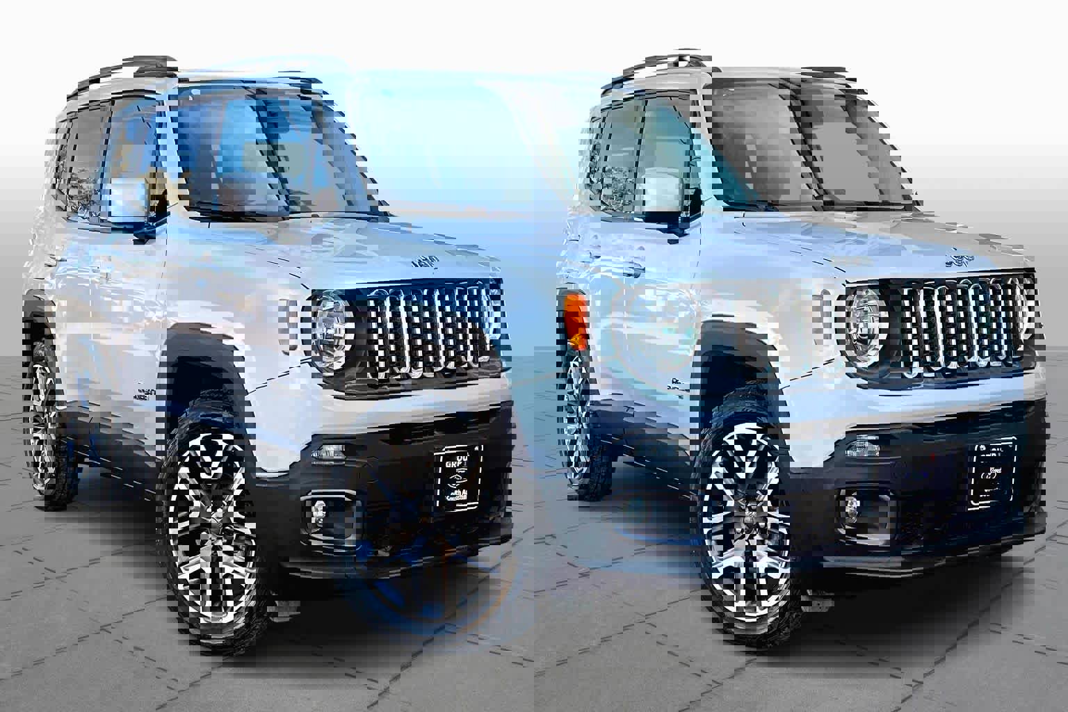 Used 2016 Jeep Renegade Latitude image 3