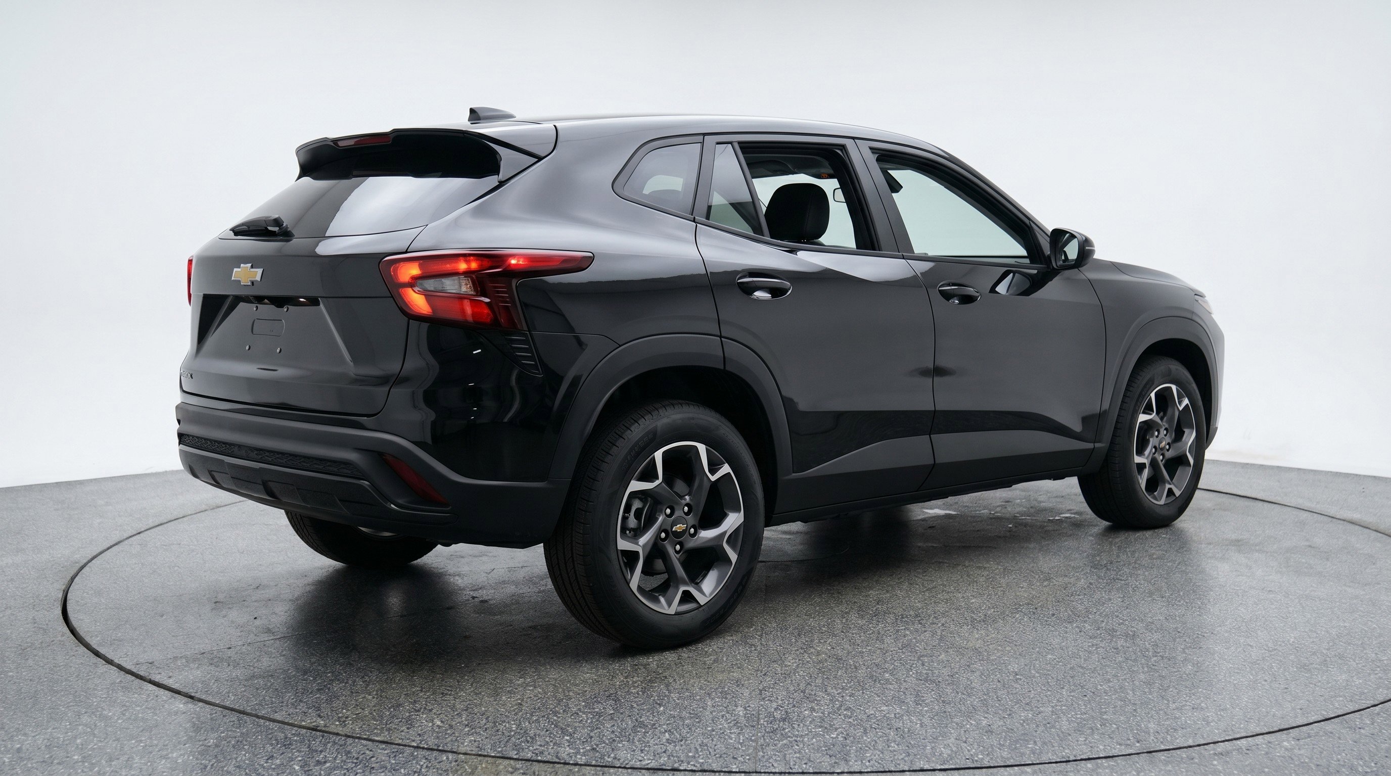 Used 2025 Chevrolet Trax LT FWD image 9
