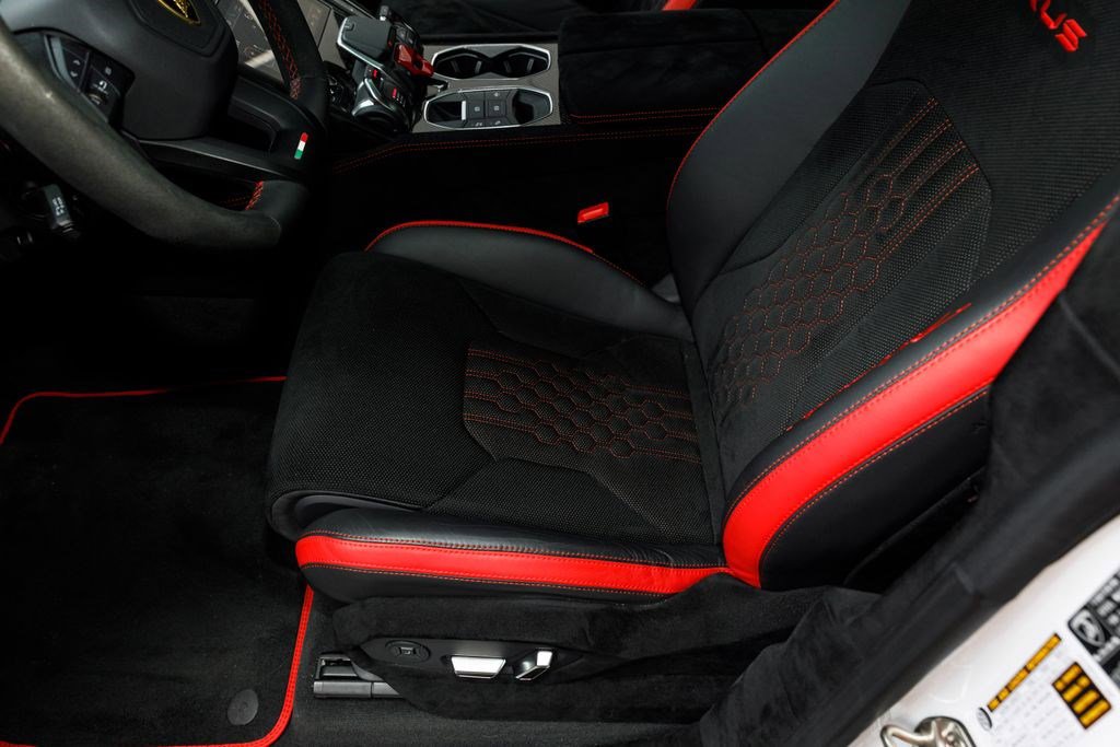 Used 2024 Lamborghini Urus Performante image 34