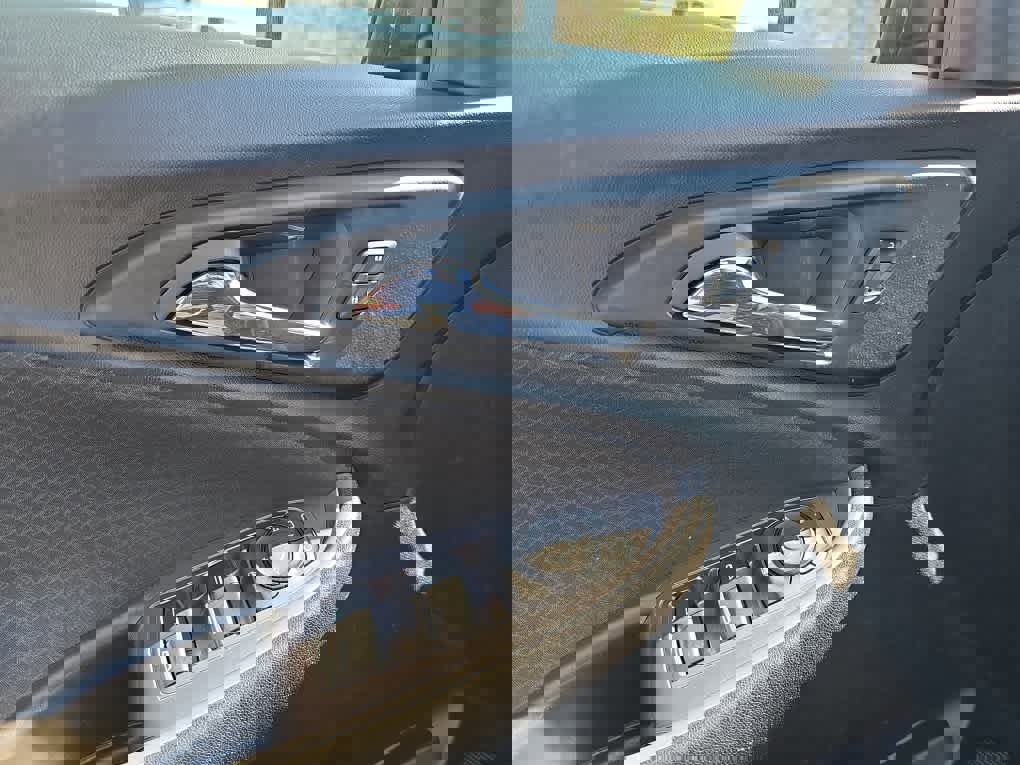 Used 2022 Chevrolet Malibu LS image 16