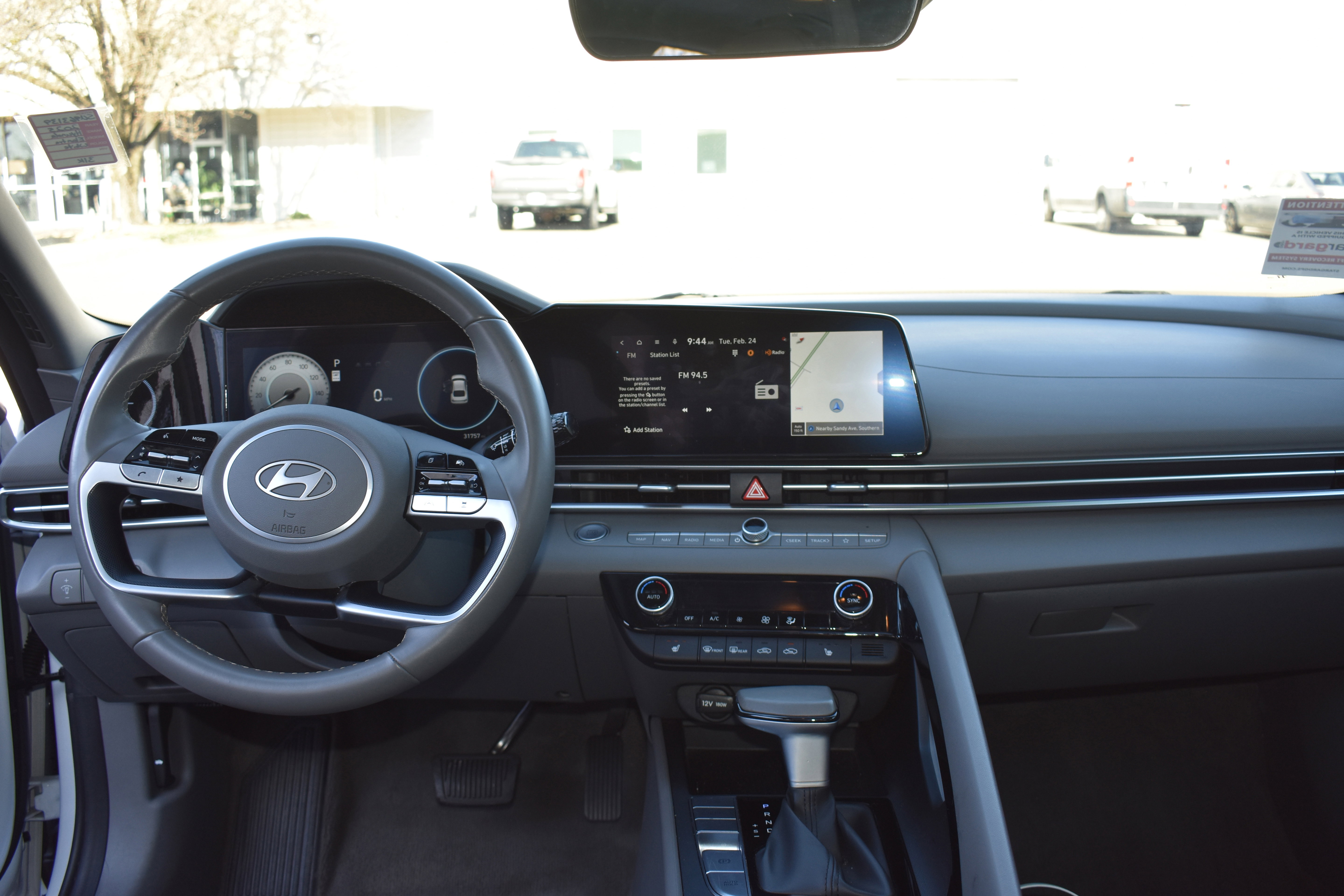 Used 2025 Hyundai Elantra SEL image 33