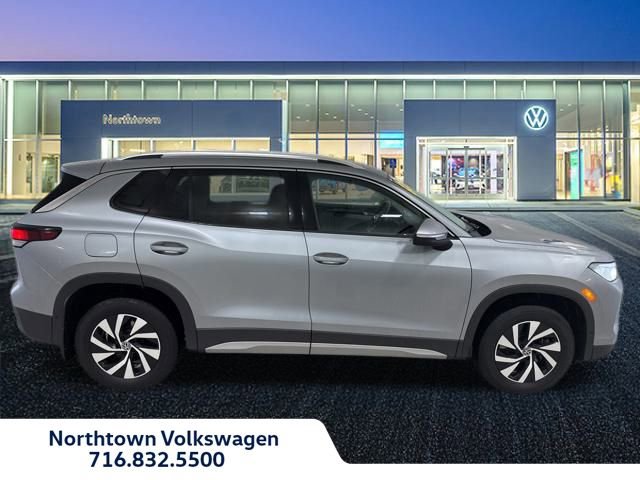 Used 2025 Volkswagen Tiguan S image 2