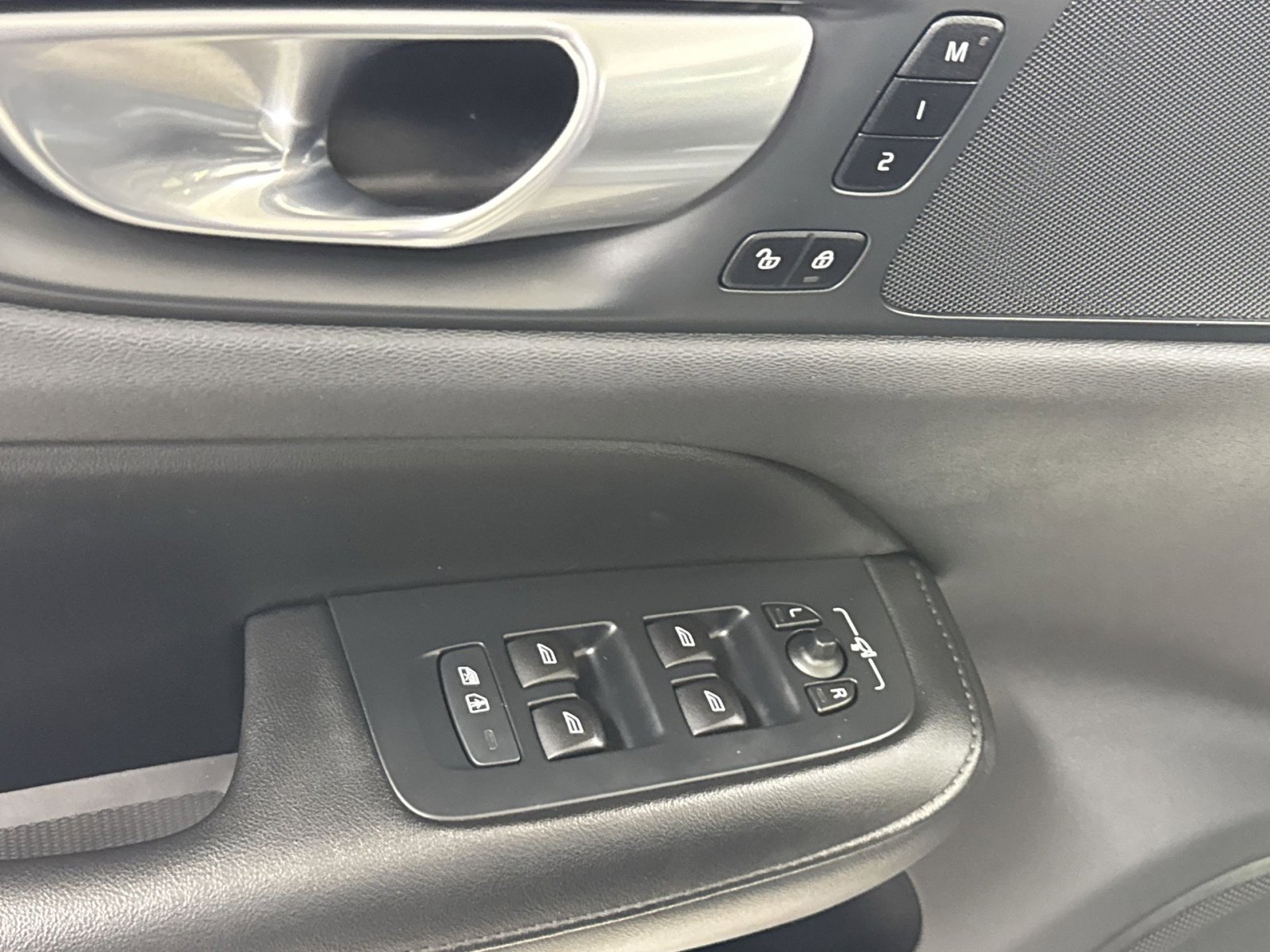 Used 2024 Volvo S60 B5 Plus image 19