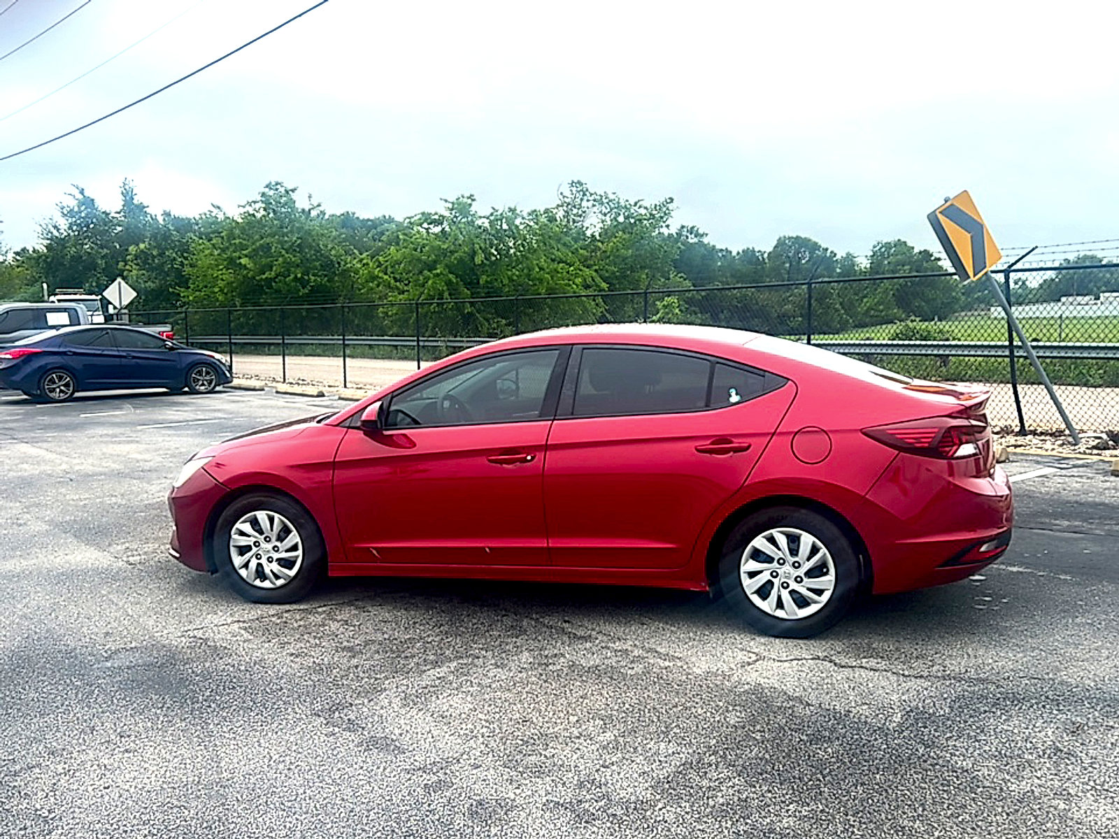 Used 2019 Hyundai Elantra SE FWD image 7
