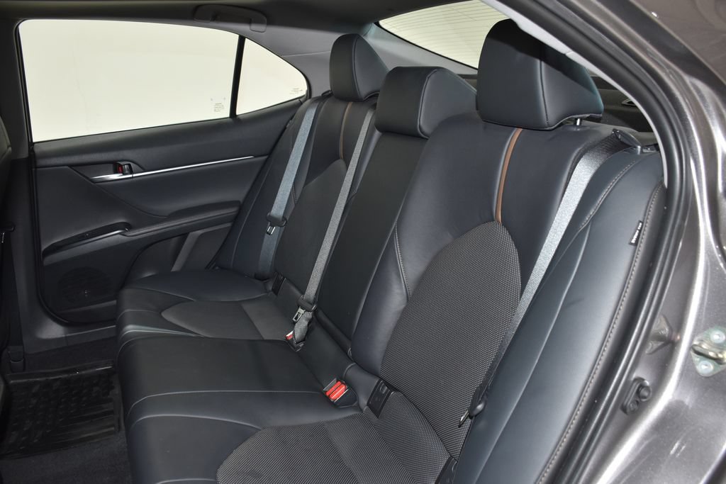 Used 2020 Toyota Camry XLE FWD image 30